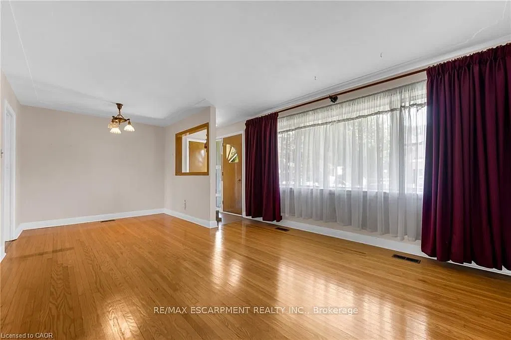 2 bed, $2,400 — Photo 4