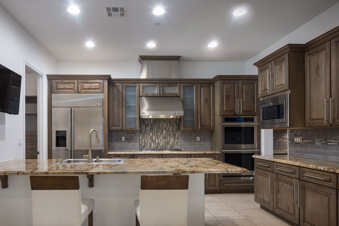 next background image