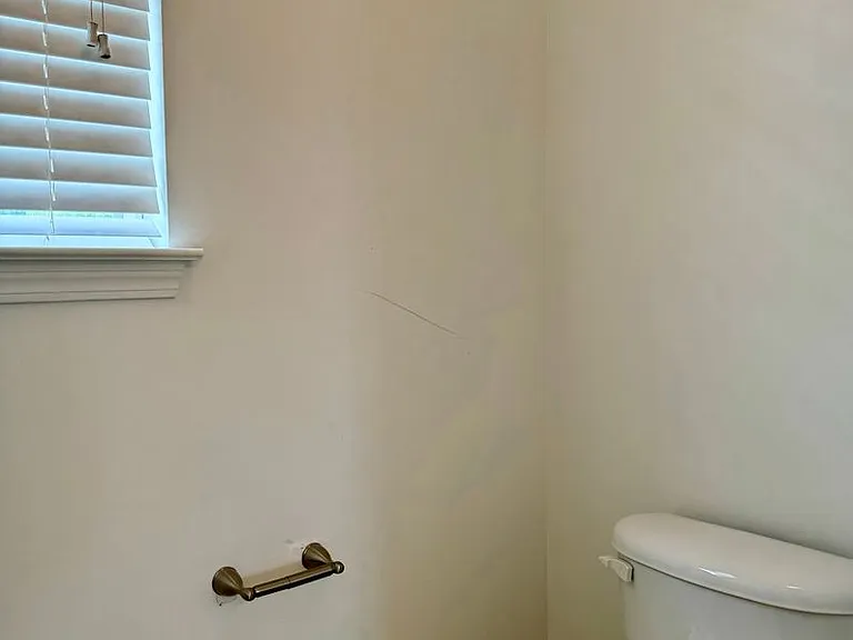 95 Woburn St — Photo 20