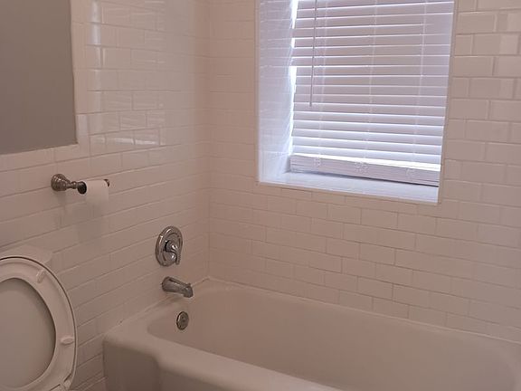 4th image of 133 E 46th St #13