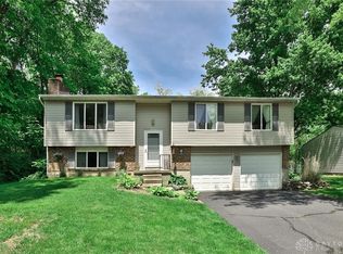 912 W Martindale Rd, Englewood, OH 45322