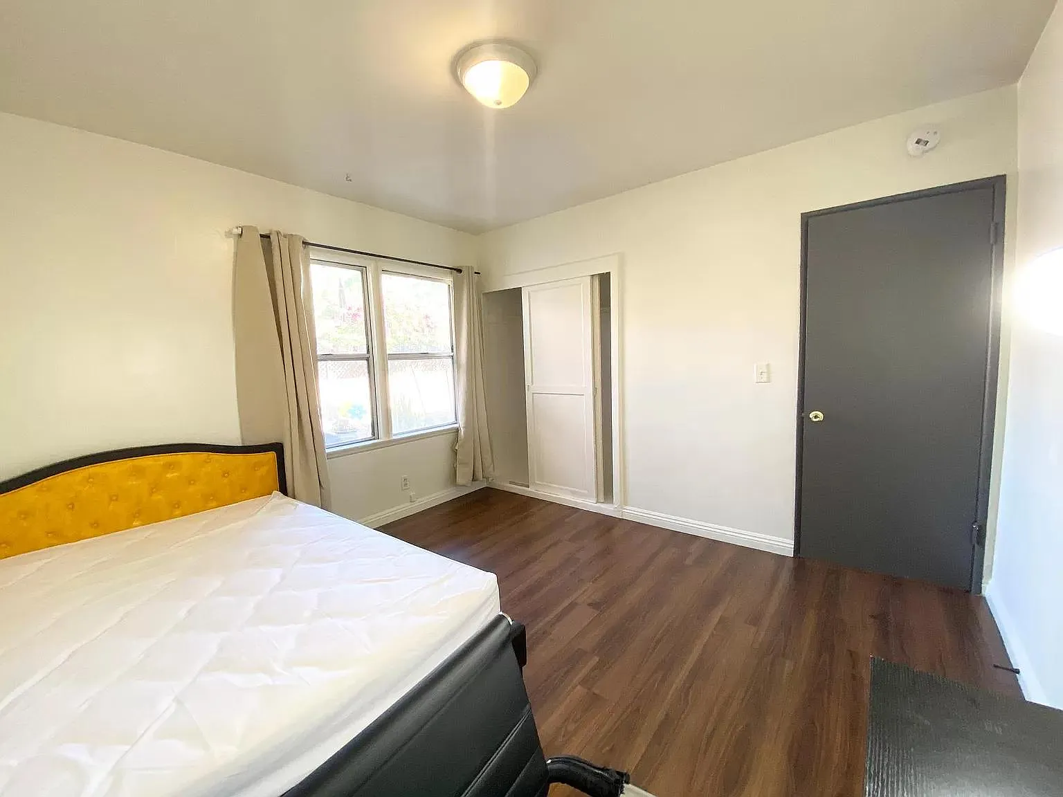 2 bed, 650 sqft, $2,500 — Photo 3