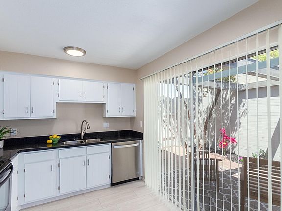 4th image of 6634 N Majorca Ln