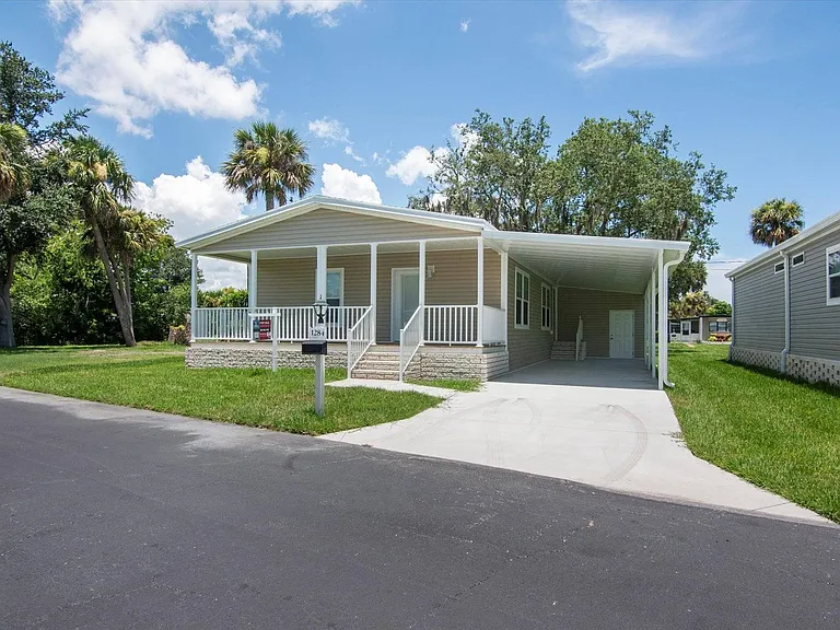 1284 Plymouth Pl — Photo 8