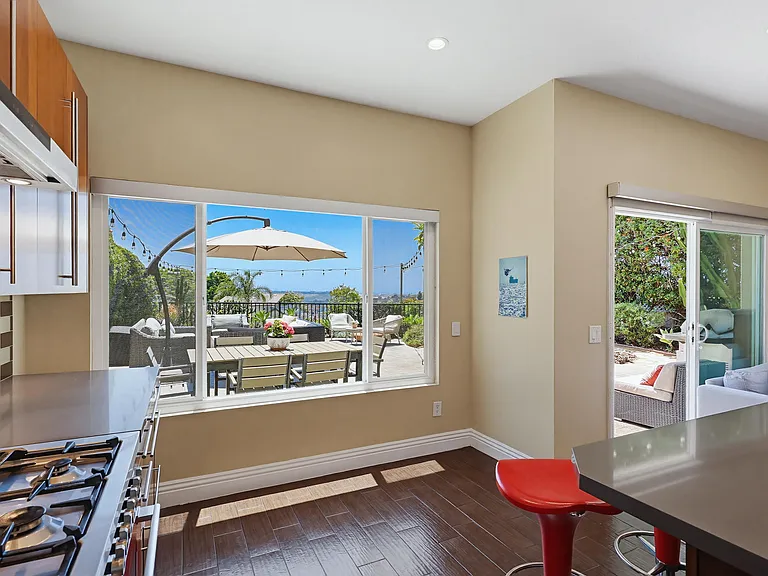 2756 Southampton Rd — Photo 16