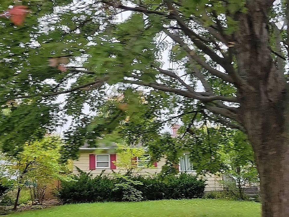 1st image of 939 Rosewood Dr