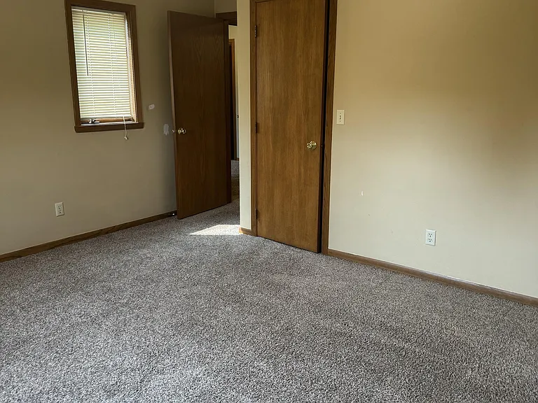 8 Continental Ct — Photo 3