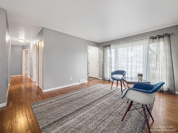 4th image of 1405 Gattegno St
