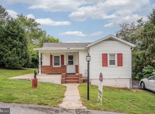 2 Center St, Hancock, MD 21750