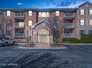 2676 Stone Cir UNIT 212, Geneva, IL 60134