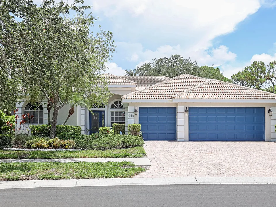 956 Scherer Way