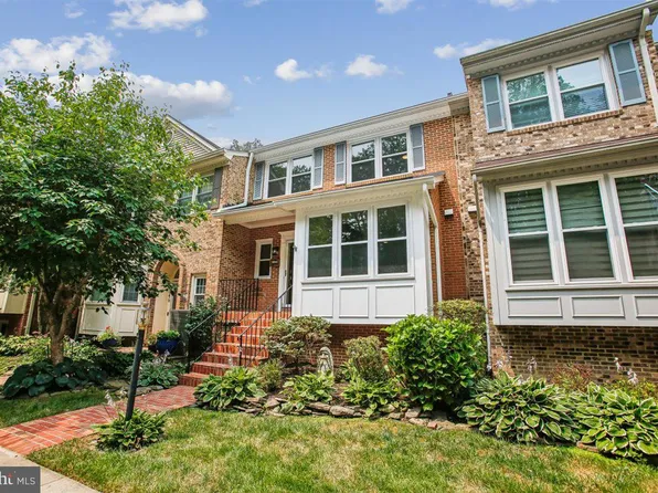 8044 Galla Knoll Cir, Springfield, VA 22153