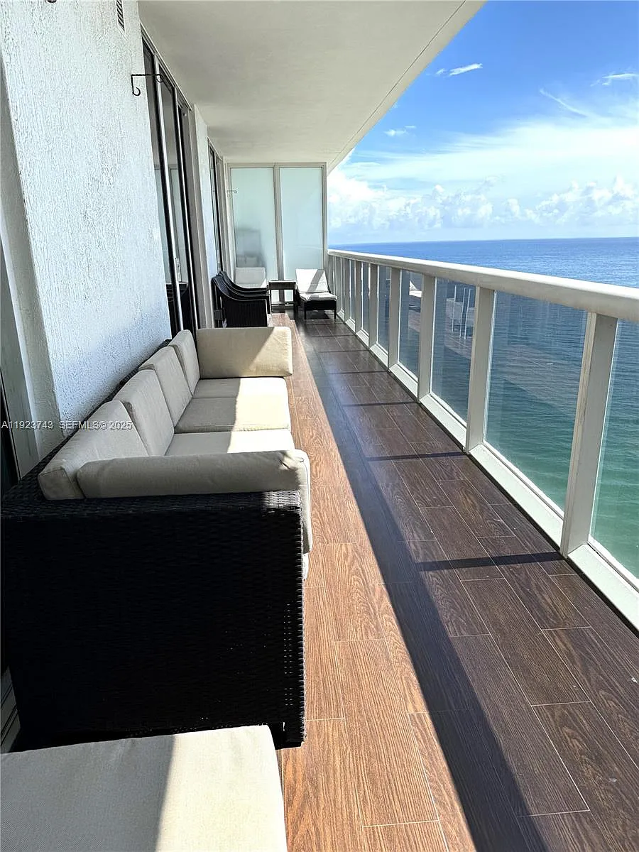 Photo 2 of 32 - 1830 S Ocean Dr #3303 - Hallandale Beach, FL Building Photo - 1830 S Ocean Dr #3303