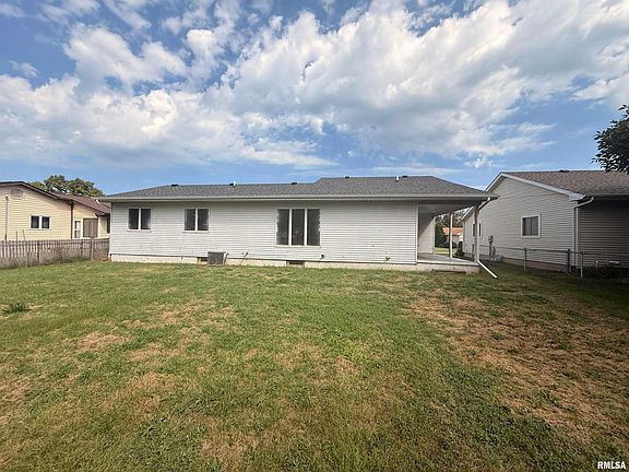 3rd image of 2099 Barding Ave