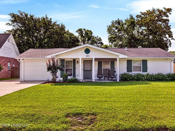 103 Harry St, Bay Saint Louis, MS 39520