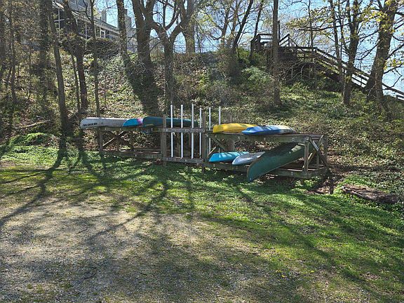 4th image of 32072 Shorewood Rd