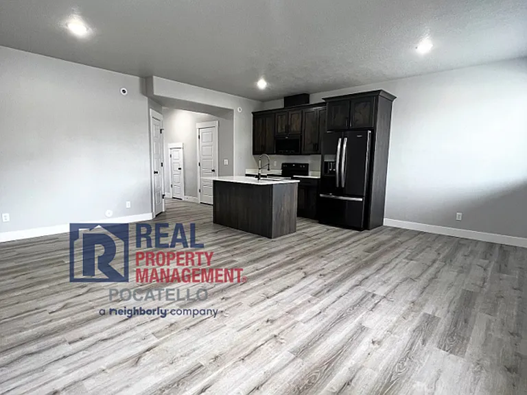 179 Park Lawn Dr #8 — Photo 10