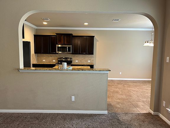 5th image of 424 Dandridge Dr