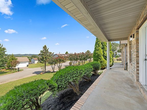 2nd image of 1516 Kildee Ln