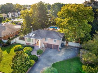 112 Hayrick Ln, Commack, NY 11725
