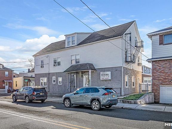 4th image of 781 2nd St