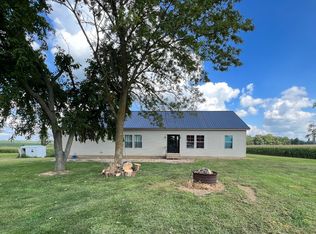 4198 N Clay Rd, Noble, IL 62868