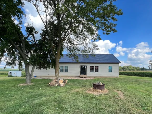 4198 N Clay Rd, Noble, IL 62868