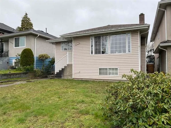 6828 Inverness St, Vancouver, BC V5X 4G2