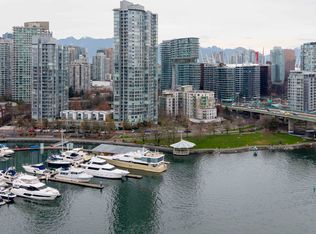 1033 Marinaside Cres #3805, Vancouver, BC V6Z 3A3