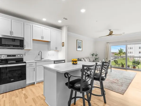 3202 Peters Farm Way #202, Westborough, MA 01581