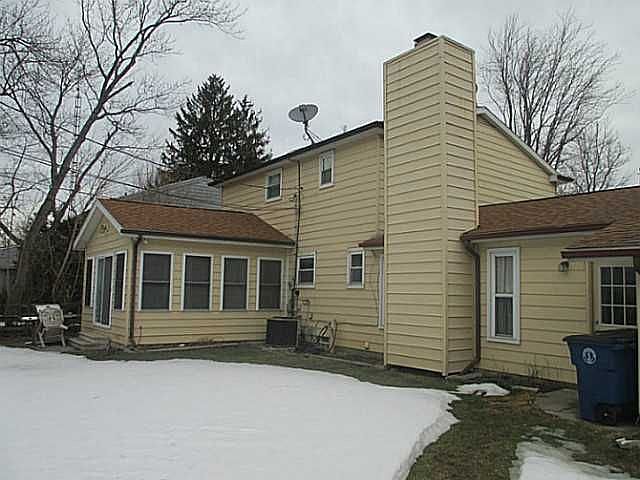 2nd image of 1052 Elm St