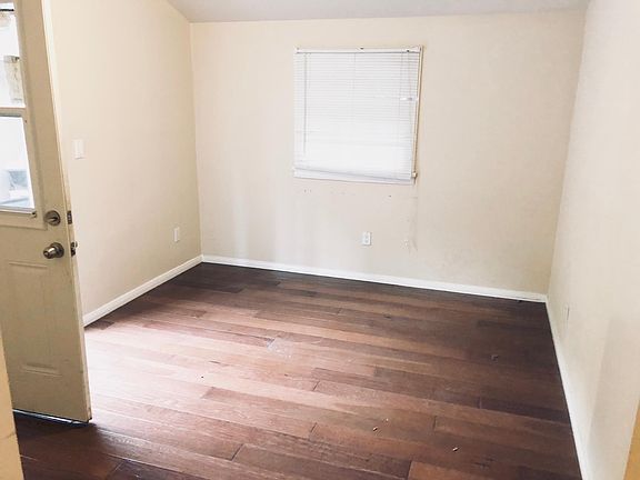 5th image of 5329 Canoga Ave