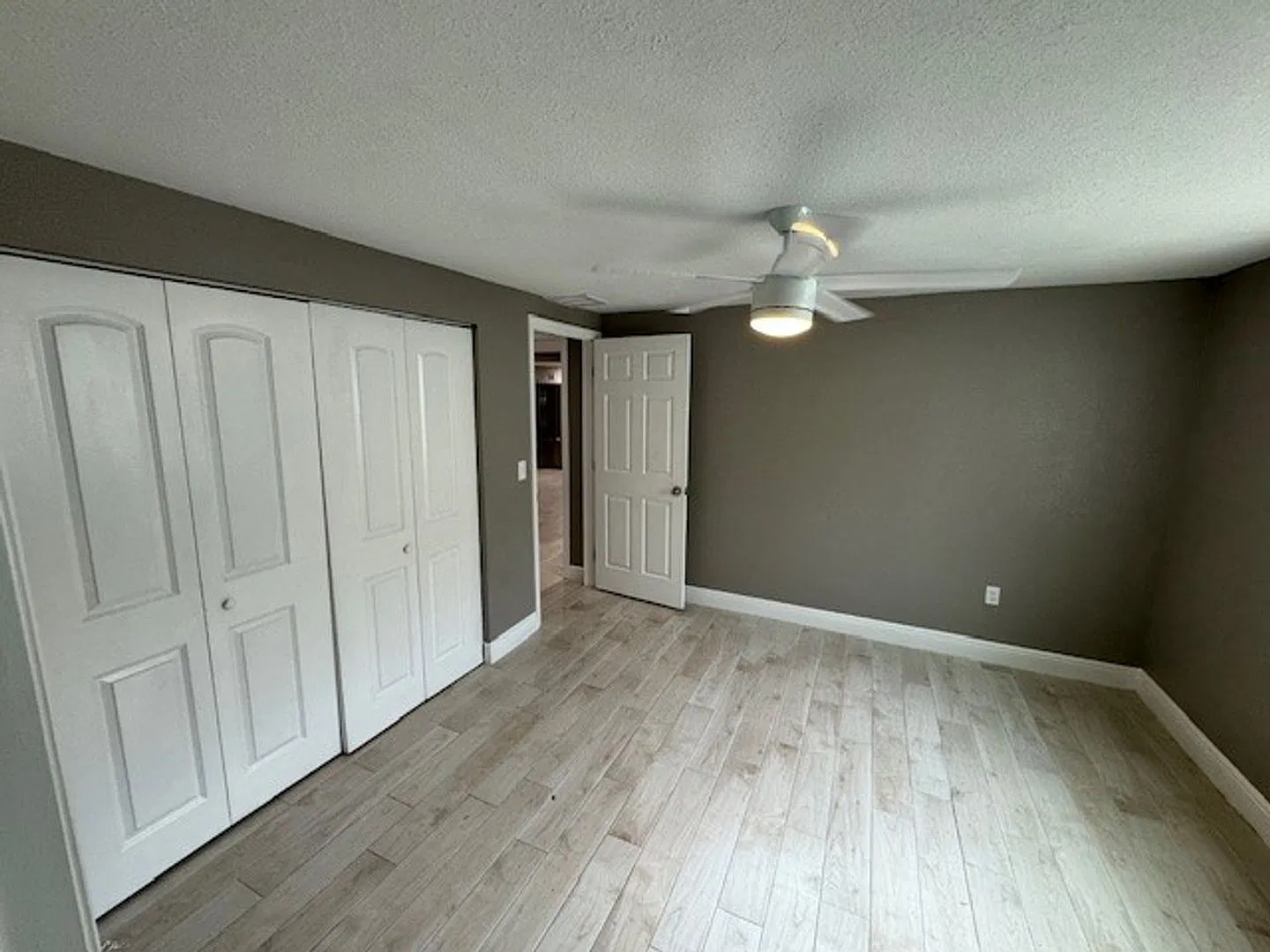 Pet Friendly 1896 Keewin Avenue Ne, Palm Bay — Photo 4