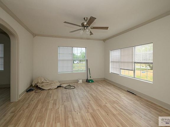 3rd image of 1110 E Polk Ave