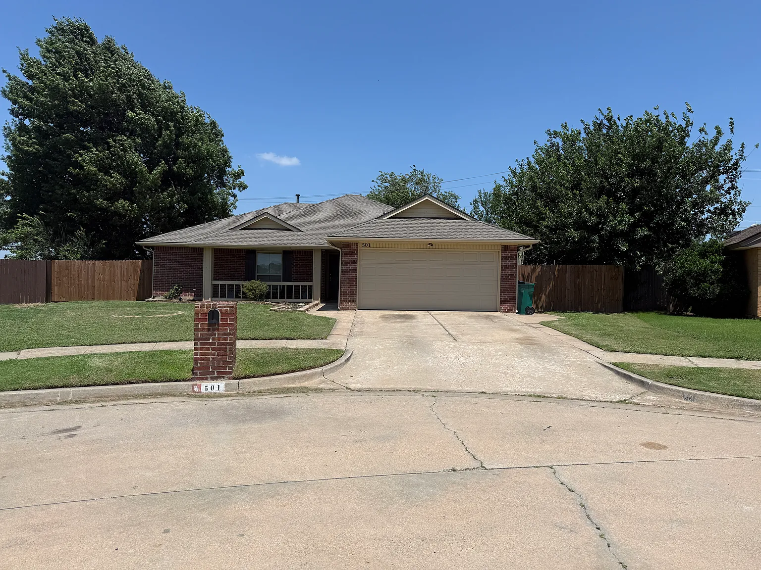 4 bed, 1850 sqft, $1,400 — Photo 1
