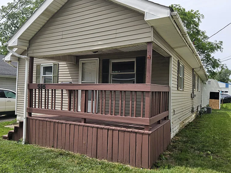 916 W Virginia Ave — Photo 2
