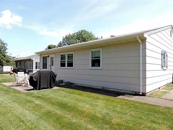 2nd image of 90 Northumberland Dr