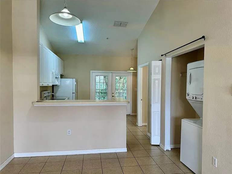 141 Reserve Cir #201 — Photo 3
