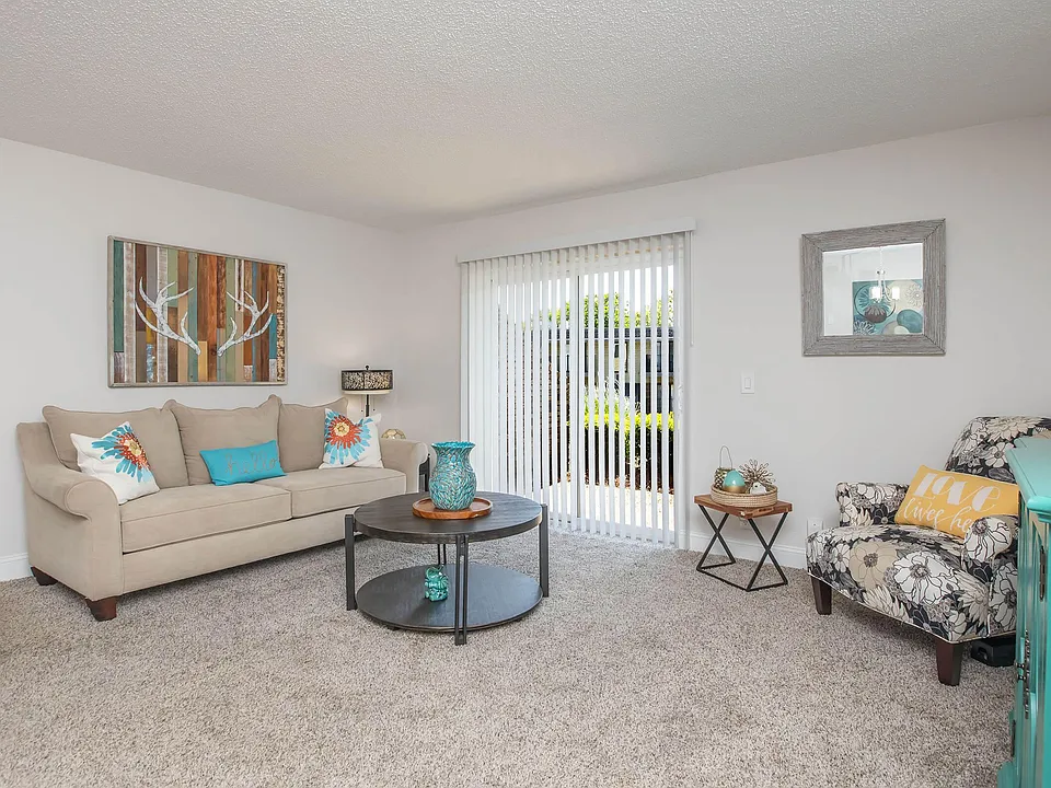 Nob Hill Apartment Homes