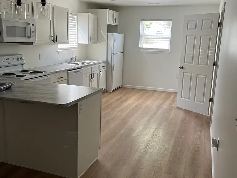 105 W Main St #A — Photo 4