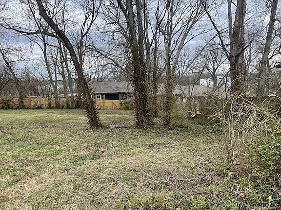 3rd image of 418 Mallory St