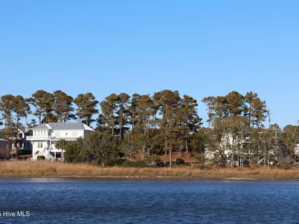 4017 Barnes Bluff Drive SE, Southport, NC 28461