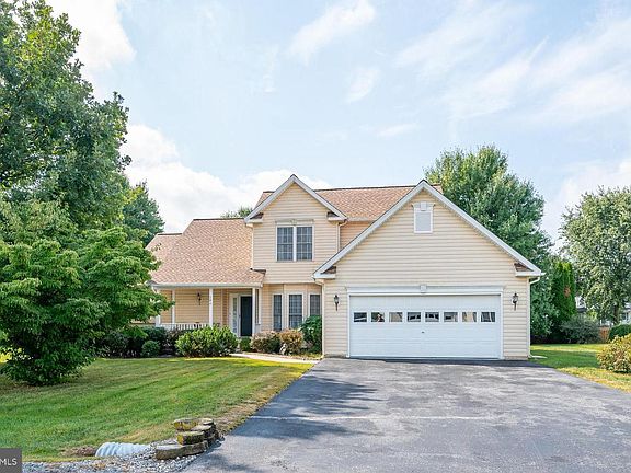 2nd image of 141 Hastings Dr #257