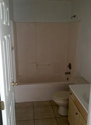 5th image of 4400/4402 Douglas Ln