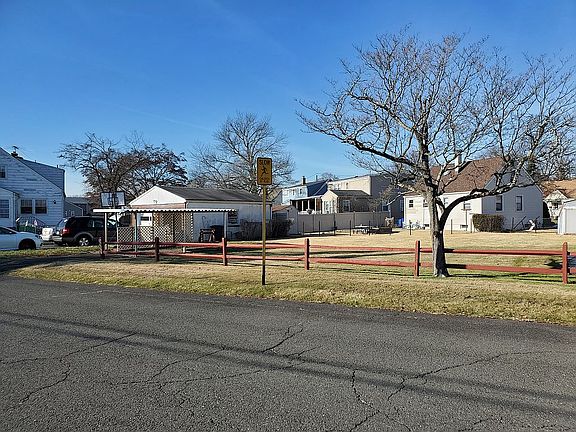 Carport and large side yard