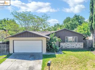220 Andrea Dr, Vacaville, CA 95687