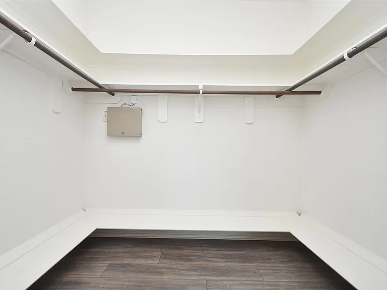 24406 Lakecrest Village Dr — Photo 23