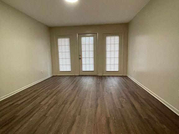 4th image of 113 Cantal Dr APT A