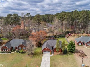 231 Ivy Creek Dr, Loganville, GA 30052