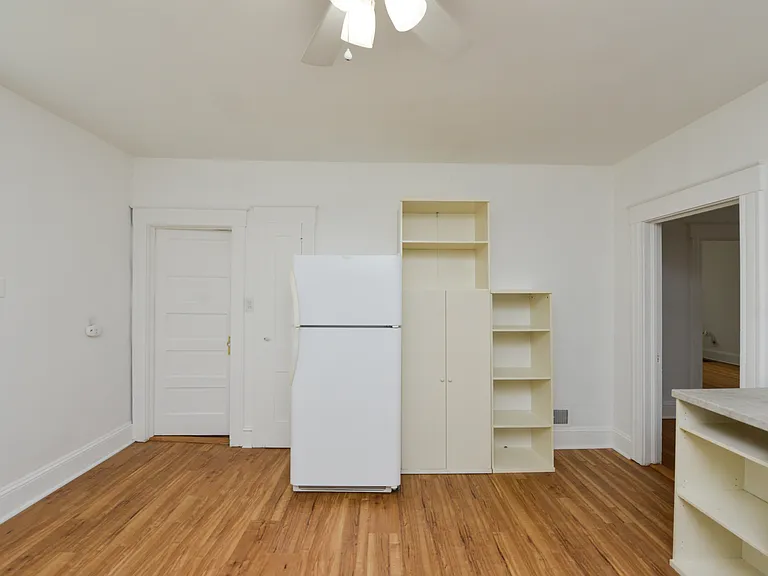 390 Clinton St — Photo 35